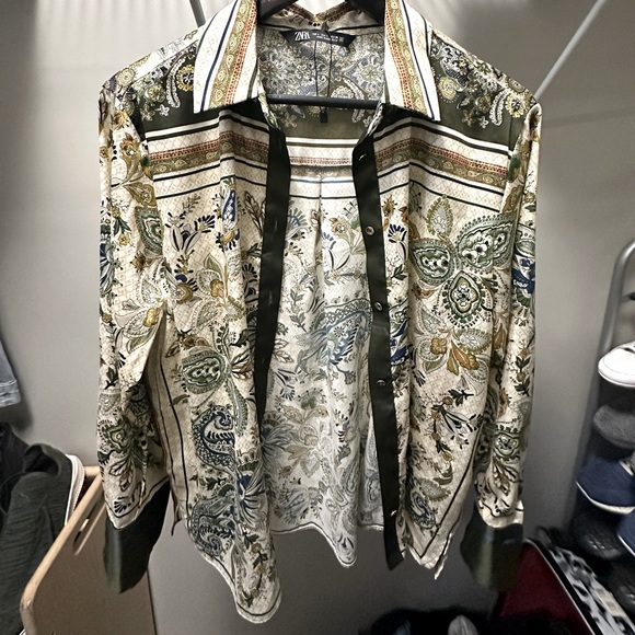 Beautiful silk blouse!!! - Picture 1 of 2